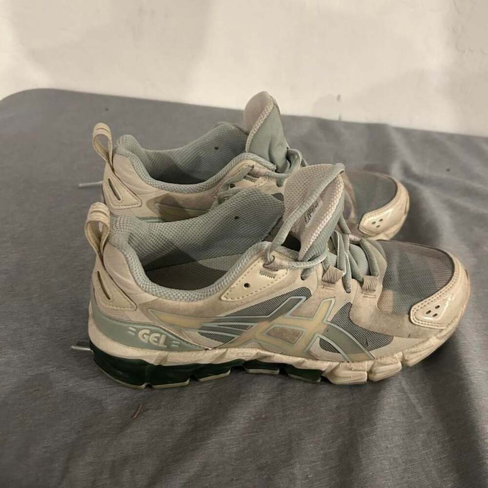 ASICS Gel Quantum 180 US 7 Ice Blue Athletic Running Shoes Sneakers